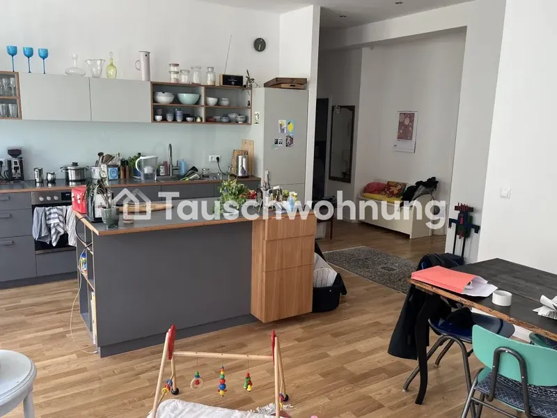 Tauschwohnung: Helle Wohnung mit großem Balkon in Kreuzberg — photo 1